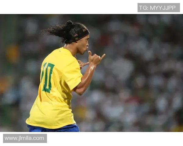 小罗的经典进球瞬间回顾点燃足球热情的精彩时刻