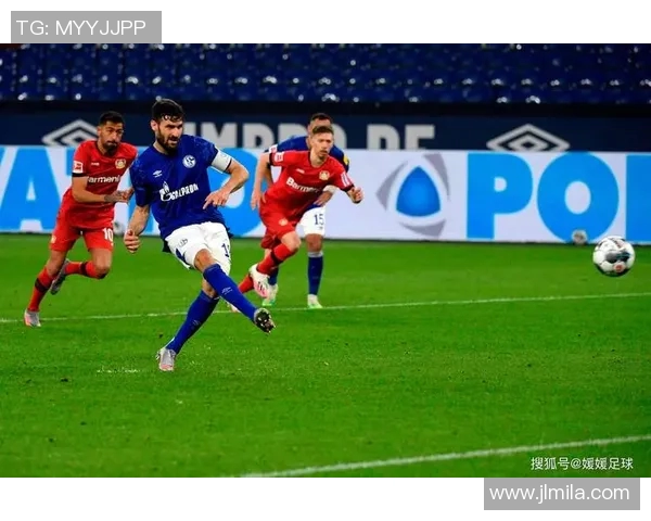 足球明星训练时刻精彩瞬间全景展示与技巧解析