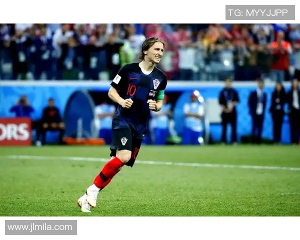 全球进球纪录保持者揭晓足球明星的传奇之路与成就分析