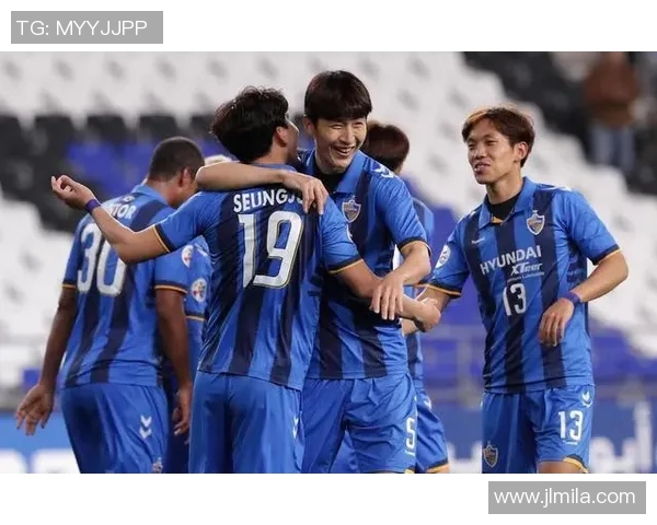 帕斯光荣与蔚山现代的激烈对决揭示足球战术与团队精神的完美结合